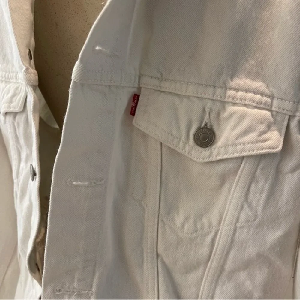 Levi's Men's White Out Trucker Jean Jacket Size Medium Cotton Long Sleeve - Picture 2 of 6